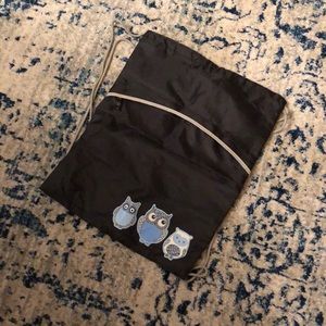 Blue and Brown 3 Owl pull in bag.